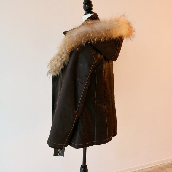 Leather Jacket with fur hood - Picture 12 of 15